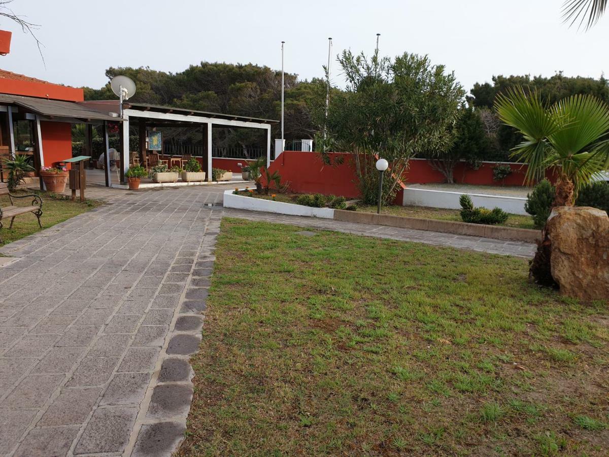 Hotel Mezzaluna Carloforte  Exterior foto